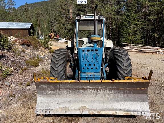 County 944 traktor – turbo / Igland 5000 vinsj. 2 of 27
