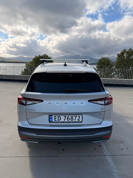 Skoda Enyaq 4 of 8