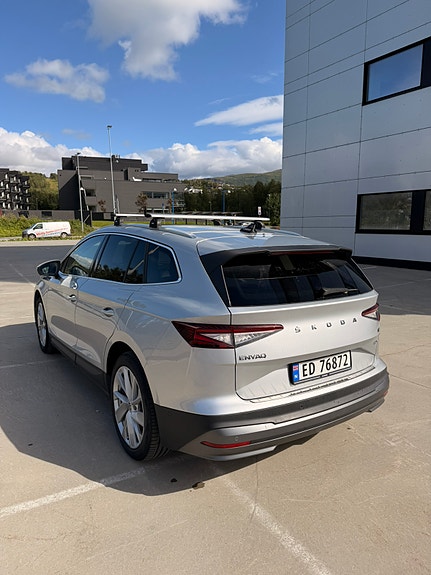 Skoda Enyaq 3 of 8