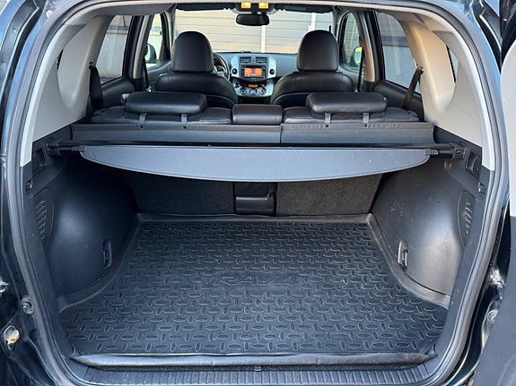 Toyota RAV4 20 of 30