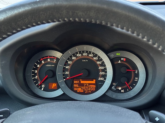 Toyota RAV4 23 of 30