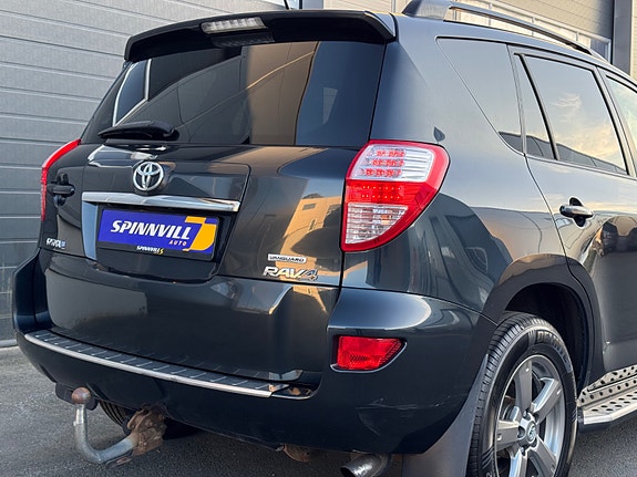 Toyota RAV4 6 of 30