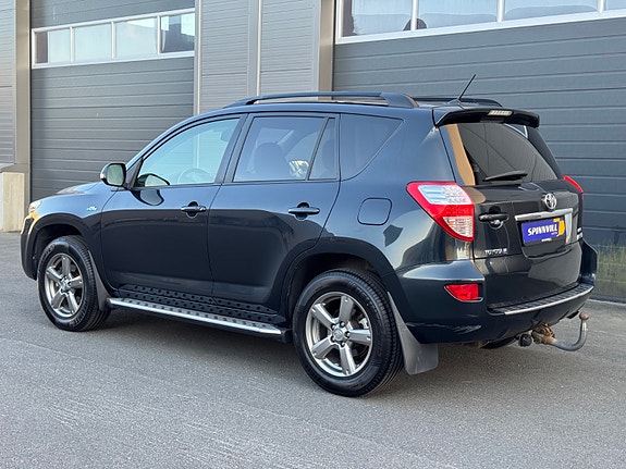 Toyota RAV4 10 of 30