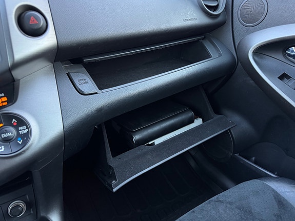 Toyota RAV4 26 of 30