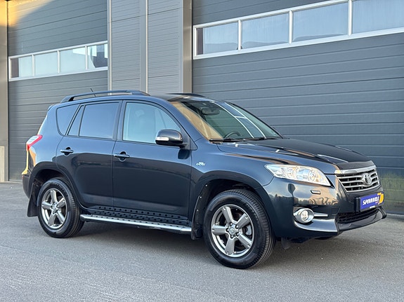 Toyota RAV4 2 of 30