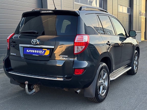 Toyota RAV4 5 of 30