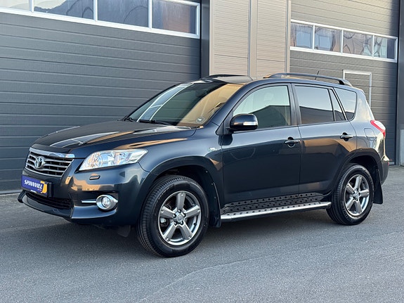Toyota RAV4 8 of 30