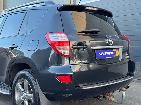 Toyota RAV4 12 of 30