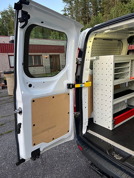 Ford Transit Custom 8 of 25