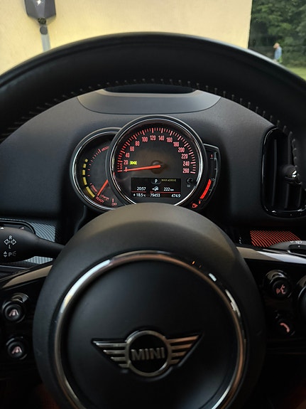 MINI Countryman Cooper SE 8 of 28