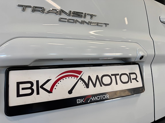 Ford Transit Connect 16 of 30