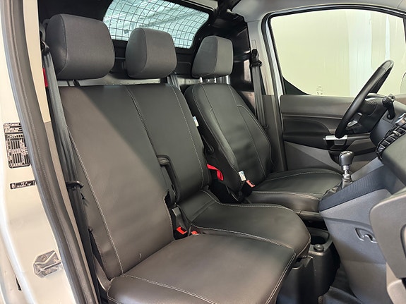 Ford Transit Connect 22 of 30