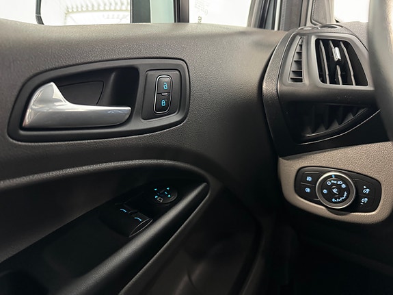 Ford Transit Connect 29 of 30