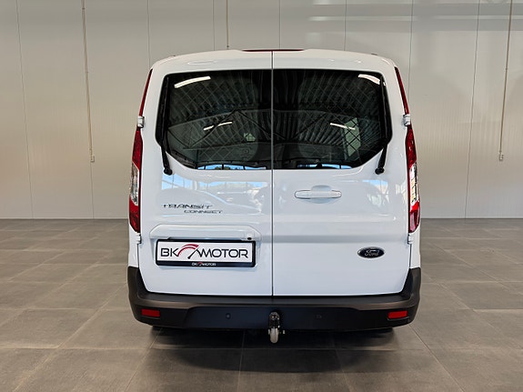 Ford Transit Connect 13 of 30