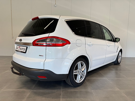 Ford S-MAX 16 of 30