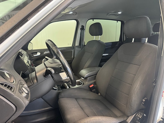 Ford S-MAX 18 of 30
