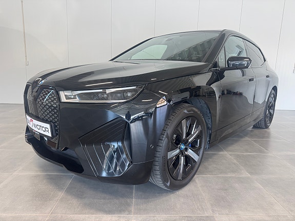 BMW iX 9 of 30