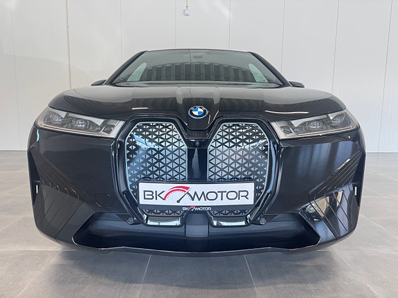 BMW iX 6 of 30