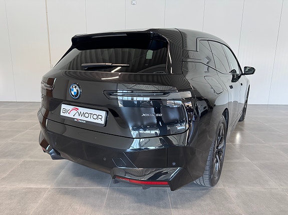 BMW iX 15 of 30