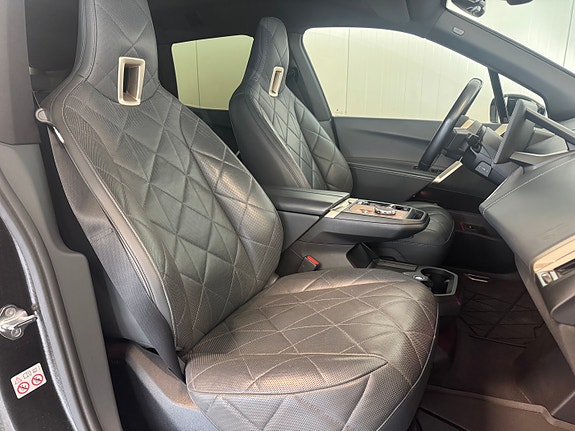BMW iX 22 of 30