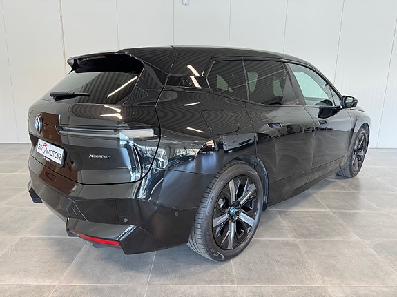 BMW iX 16 of 30