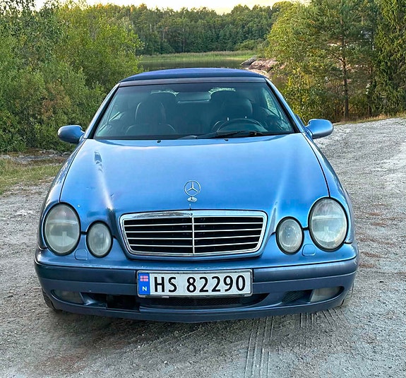 Mercedes-Benz CLK200 2 of 15