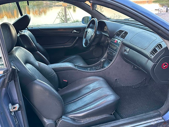 Mercedes-Benz CLK200 8 of 15