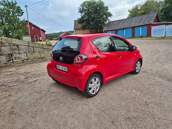 Toyota Aygo 4 of 20