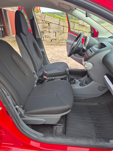 Toyota Aygo 18 of 20