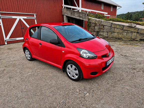 Toyota Aygo 2 of 20