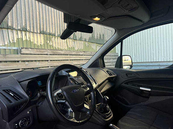 Ford Transit Connect 8 of 13