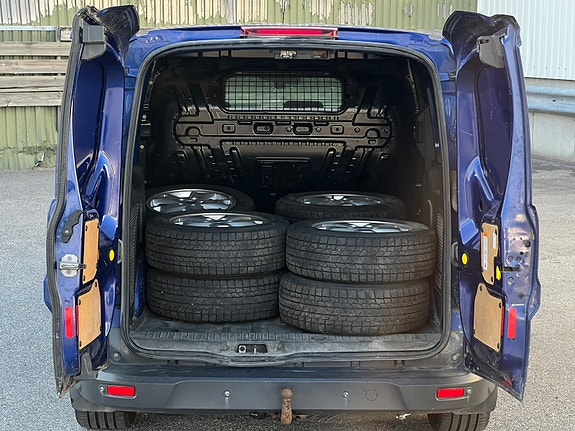 Ford Transit Connect 6 of 13