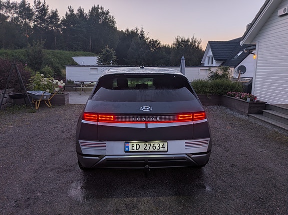 Hyundai Ioniq 5 2 of 10