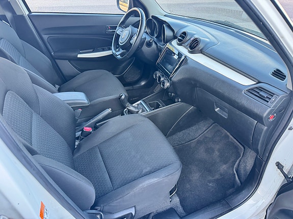 Suzuki Swift 18 of 30