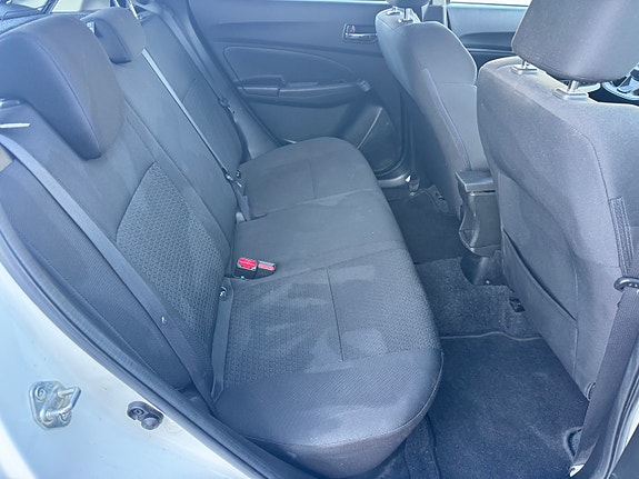 Suzuki Swift 16 of 30