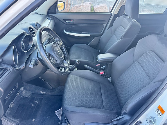 Suzuki Swift 21 of 30