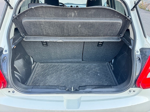 Suzuki Swift 15 of 30