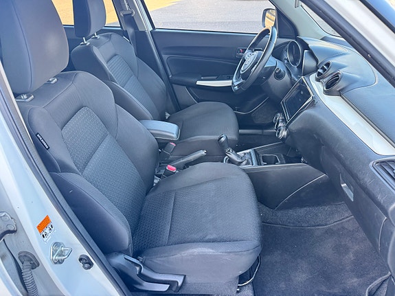 Suzuki Swift 19 of 30