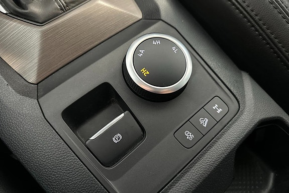 Volkswagen Amarok 14 of 14