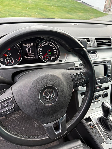 Volkswagen Passat Alltrack 9 of 12