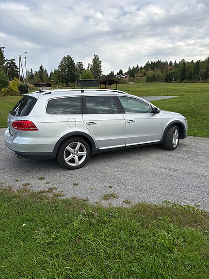 Volkswagen Passat Alltrack 4 of 12
