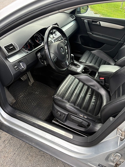 Volkswagen Passat Alltrack 10 of 12