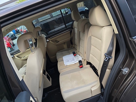 Volkswagen Touran 18 of 30