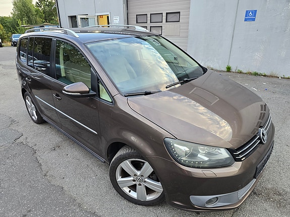 Volkswagen Touran 5 of 30