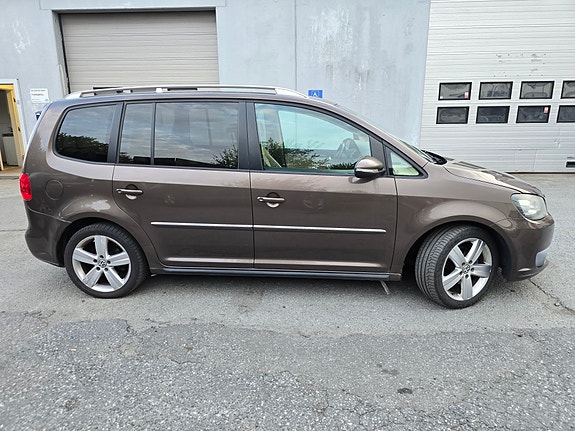 Volkswagen Touran 3 of 30