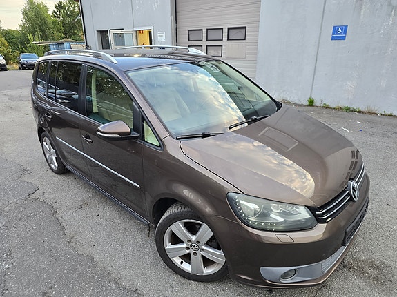 Volkswagen Touran 2 of 30