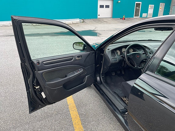 Honda Accord 9 of 30