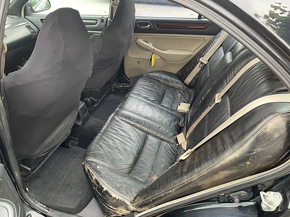 Honda Accord 16 of 30