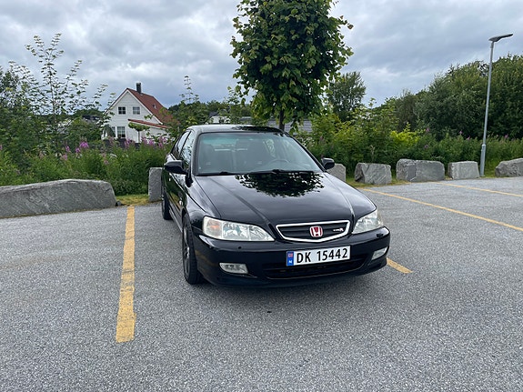 Honda Accord 2 of 30