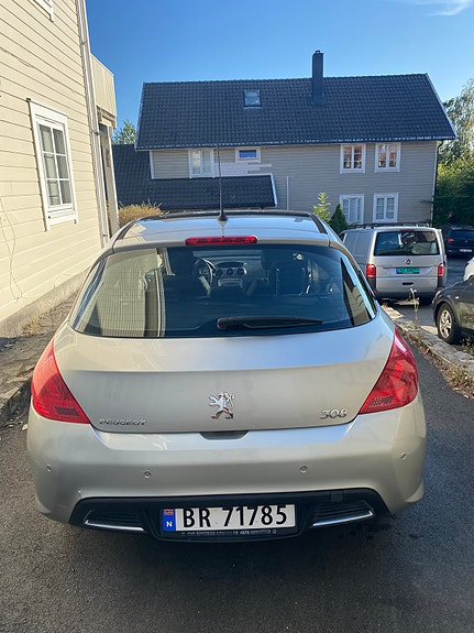 Peugeot 308 4 of 14